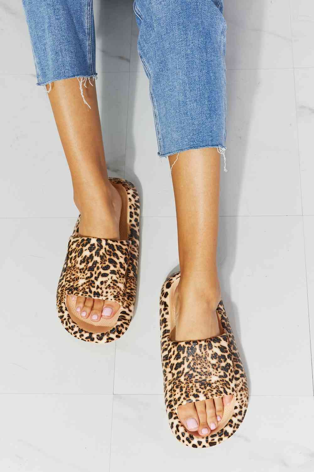 MMShoes Arms Around Me Open Toe Slide in Leopard - BloomBliss.com