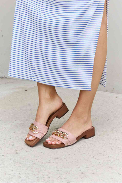 Forever Link Square Toe Chain Detail Clog Sandal in Blush - BloomBliss.com